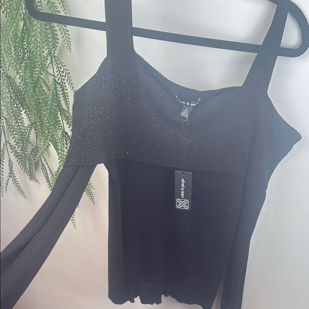 Cable & Gauge Black Asymmetrical Fitted Off-the-Shoulder Sweater ( ref T 54)
